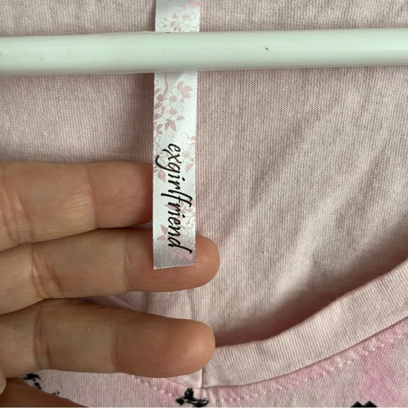 3/$40 2xl Graphic Tee Shirt short sleeve with Butterflies and Neon Colors - Picture 3 of 6